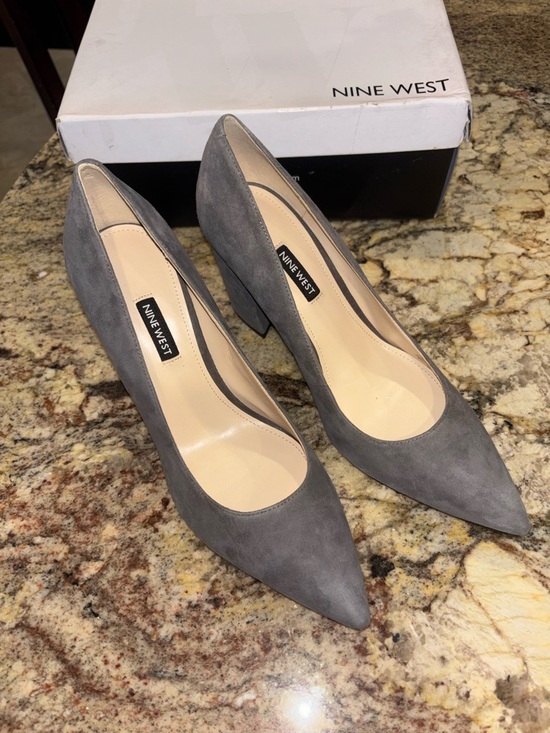 Nine West Gray Heels NIB - Picture 2 of 10